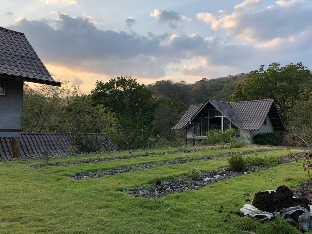 Breathe Healing & Wellness Hotel Cambutal Exterior photo