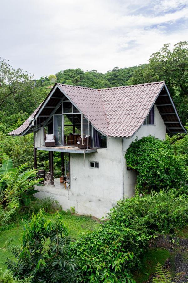 Breathe Healing & Wellness Hotel Cambutal Exterior photo